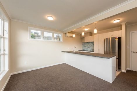 Photo of property in 58 Garden Road, Northland, Wellington, 6012
