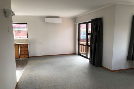 Photo of property in 28a Renata Crescent, Te Atatu Peninsula, Auckland, 0610