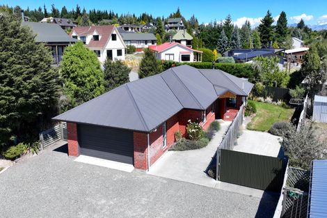 Photo of property in 1 Dwyer Place, Lake Tekapo, 7999