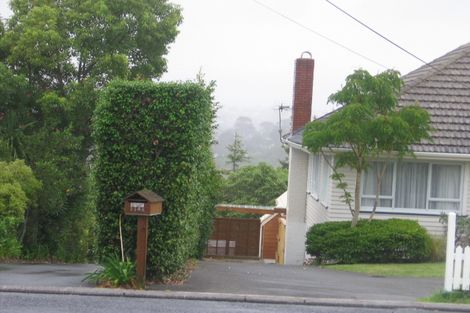 Photo of property in 2/114 Coronation Road, Hillcrest, Auckland, 0627