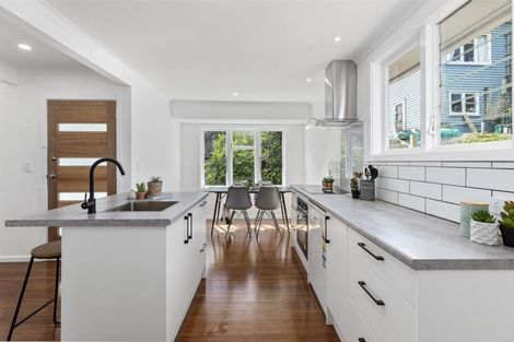 Photo of property in 6 Spur Grove, Titahi Bay, Porirua, 5022