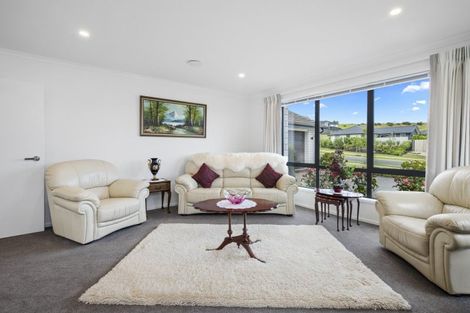 Photo of property in 130 Lisle Farm Drive, Pukekohe, 2120