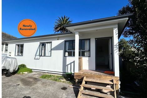 Photo of property in 22 Essex Street, Te Atatu South, Auckland, 0610