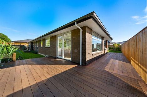 Photo of property in 16 Atutahi Street, Hurdon, New Plymouth, 4310