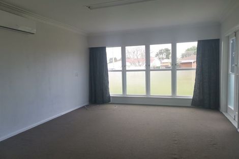 Photo of property in 28 King Edward Avenue, Papakura, 2110