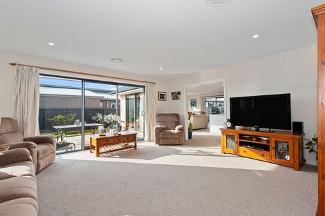 Photo of property in 11 Picadilly Avenue, Casebrook, Christchurch, 8051