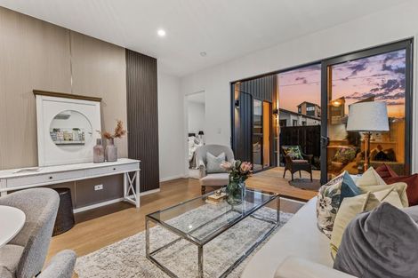 Photo of property in 21 Paretao Street, Massey, 0614