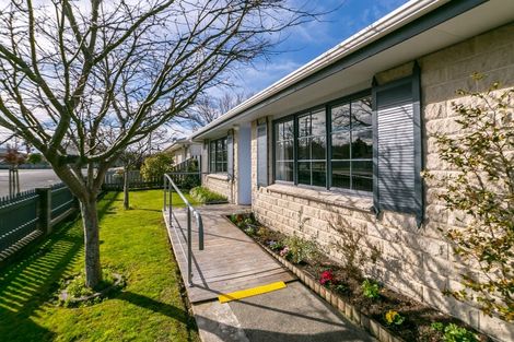Photo of property in 54 Cambridge Terrace, Masterton, 5810