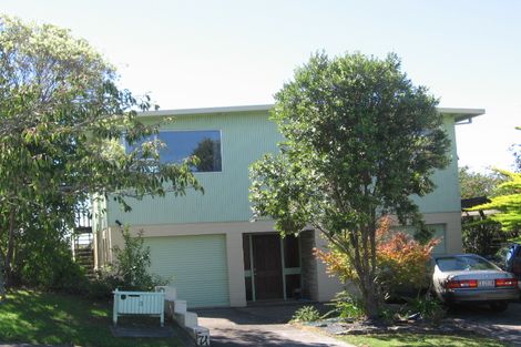 Photo of property in 3 Helvetia Drive, Browns Bay, Auckland, 0630