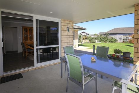 Photo of property in 22 Merrimana Drive, Thames, 3500