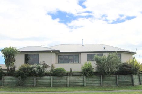 Photo of property in 94 Harvey Street, Waipahihi, Taupo, 3330