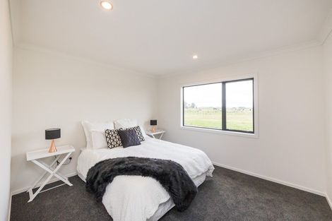 Photo of property in 1298 Taonui Road, Colyton, Feilding, 4775