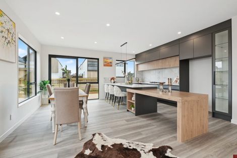 Photo of property in 77 Maungakaraka Road, Karaka, 2580