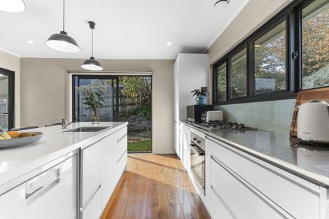 Photo of property in 3 Stuart Place, Blagdon, New Plymouth, 4310