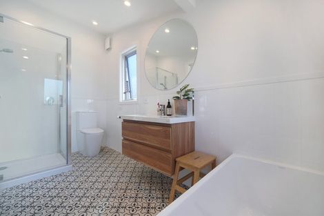 Photo of property in 35 Richmond Avenue, Northcote Point, Auckland, 0627