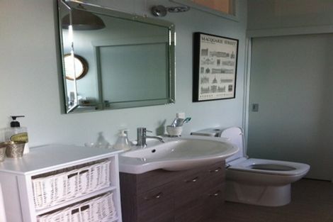Photo of property in 9 Herald Terrace, Berhampore, Wellington, 6023