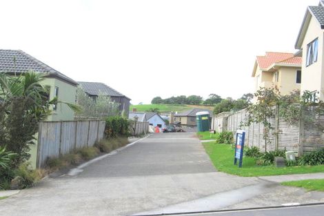 Photo of property in 87 Mt Lebanon Crescent, The Gardens, Auckland, 2105