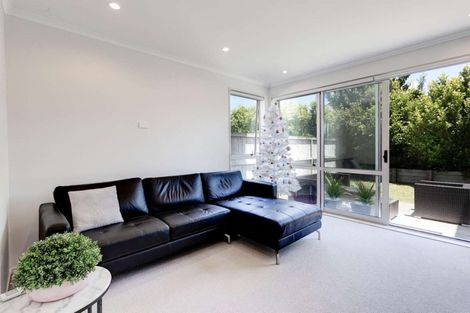 Photo of property in 11 Costa Viva Crescent, Karaka, Papakura, 2113