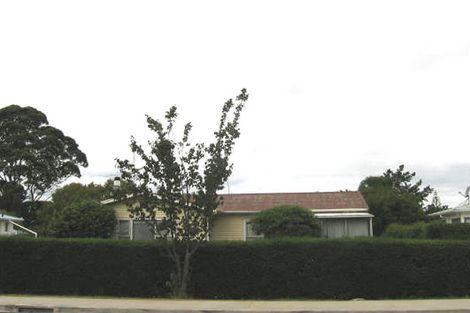 Photo of property in 2/233 Birkdale Road, Birkdale, Auckland, 0626