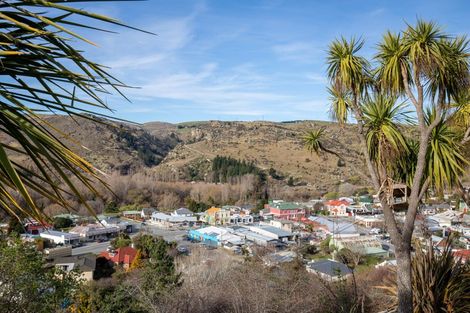 Photo of property in 89 Branxholm Street, Roxburgh, 9500