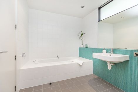 Photo of property in 80 Burnham Street, Seatoun, Wellington, 6022