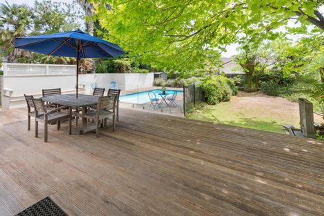 Photo of property in 5 Gulliver Place, Conifer Grove, Takanini, 2112