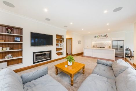 Photo of property in 31 Manapouri Crescent, Hokowhitu, Palmerston North, 4410