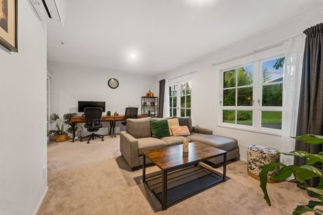 Photo of property in 2/220 East Coast Road, Forrest Hill, Auckland, 0620