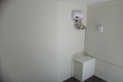 Photo of property in 4 Evans Road, Glen Eden, Auckland, 0602