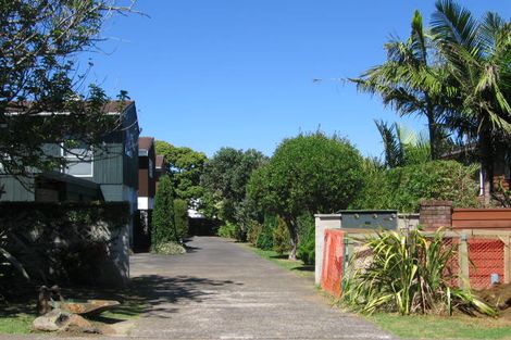 Photo of property in 3/10 Pierce Road, Milford, Auckland, 0620
