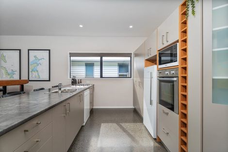 Photo of property in 5 Navigation Drive, Cooks Beach, Whitianga, 3591