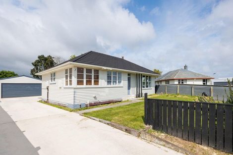 Photo of property in 16 Avon Terrace, Roslyn, Palmerston North, 4414