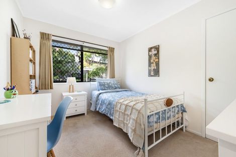 Photo of property in 2/42 Cromdale Avenue, Highland Park, Auckland, 2010