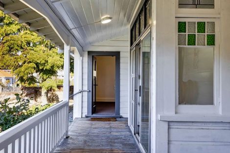 Photo of property in 98 Liardet Street, New Plymouth, 4310