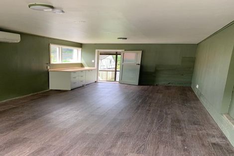 Photo of property in 16 Angell Street, Johnsonville, Wellington, 6037