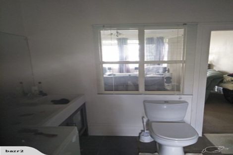 Photo of property in 1/98 Birkenhead Avenue, Birkenhead, Auckland, 0626