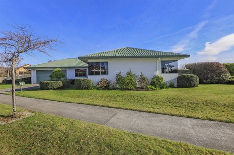 Photo of property in 13 Woodlands Drive, Havelock North, 4130