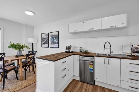Photo of property in 38b Breakwater Road, Moturoa, New Plymouth, 4310