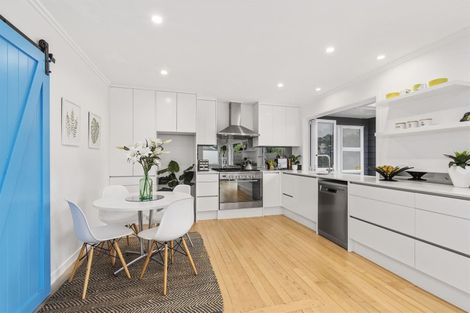 Photo of property in 29 Cassino Street, Bayswater, Auckland, 0622