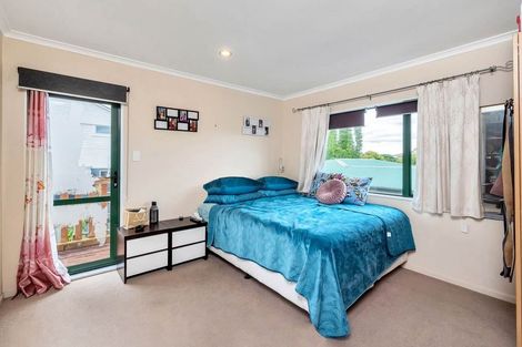 Photo of property in 52a Roberts Road, Te Atatu South, Auckland, 0610