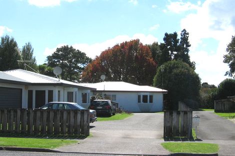 Photo of property in 18 Harbour View Road, Te Atatu Peninsula, Auckland, 0610