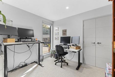 Photo of property in 4 Bright Way, Lower Vogeltown, New Plymouth, 4310