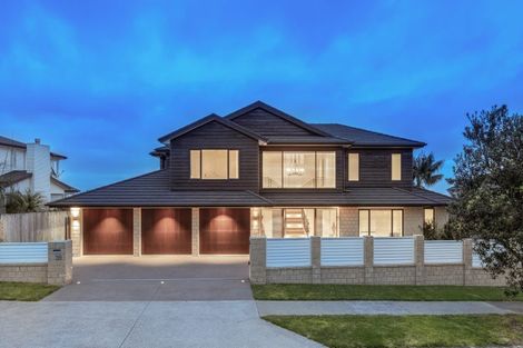Photo of property in 39 Armstrong Farm Drive, East Tamaki Heights, Auckland, 2016