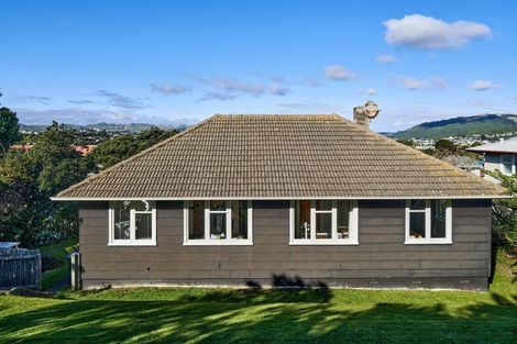 Photo of property in 52 Owhiti Street, Titahi Bay, Porirua, 5022