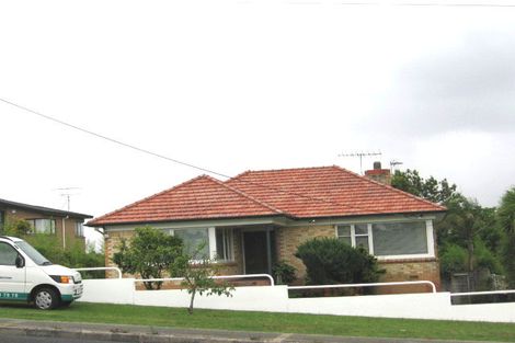 Photo of property in 1/73 Ocean View Road, Hillcrest, Auckland, 0627