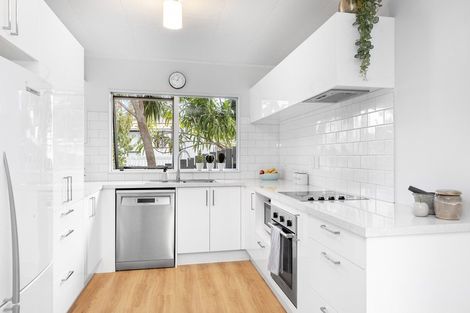 Photo of property in 150 Seabrook Avenue, New Lynn, Auckland, 0600