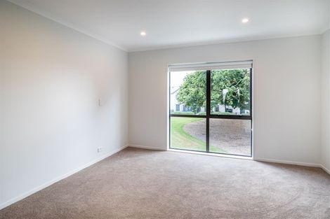 Photo of property in 55 Waituarua Drive, Takanini, 2112