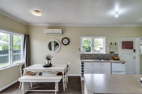 Photo of property in 100 Guppy Road, Taradale, Napier, 4112