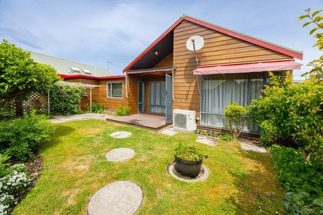 Photo of property in 2/411 Eastbourne Street East, Hastings, 4122