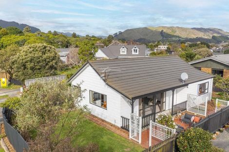 Photo of property in 23 Kanawa Street, Waikanae, 5036